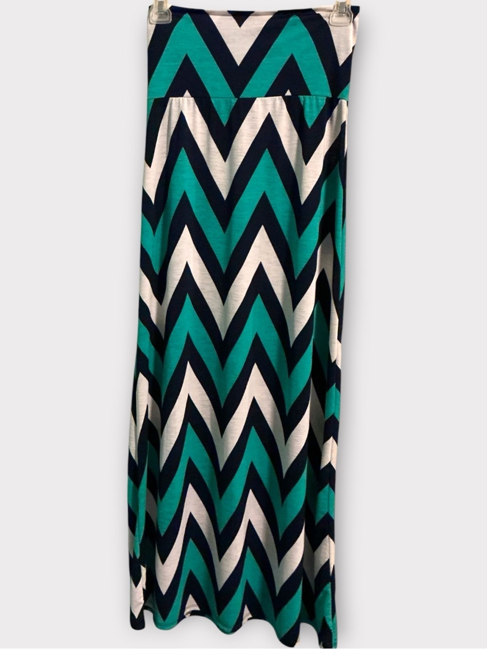 🌺Tovia Chevron Maxi Skirt in Teal, Navy & White